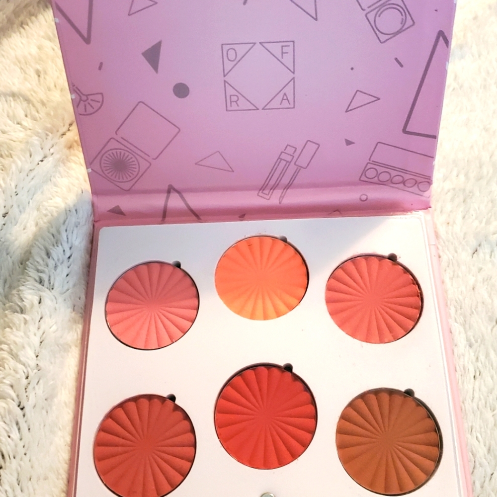 Ofra Charm Your Cheeks Mini Mix Face Palette